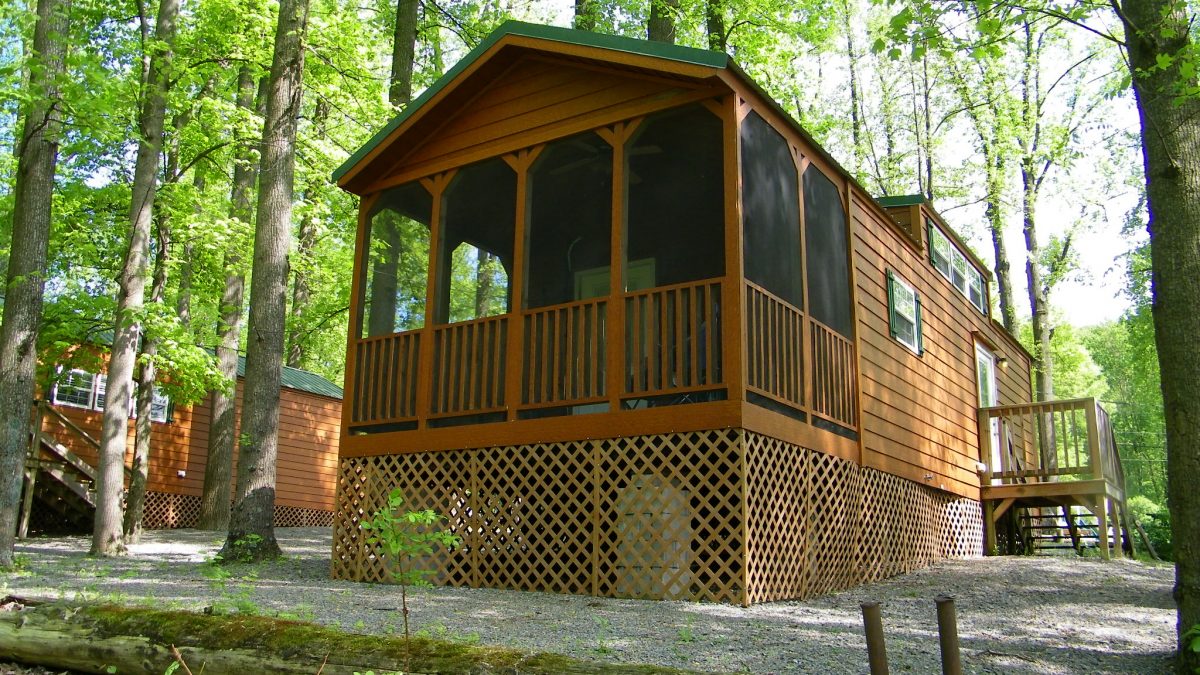 Ranger Smith Lakefront Super Deluxe Cabins